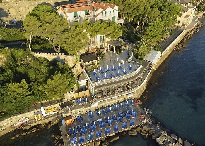 Hotel Arc En Ciel 4*