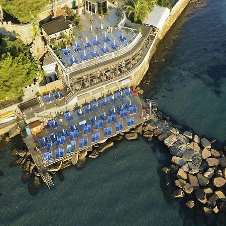 Arc En Ciel Hotel 4*