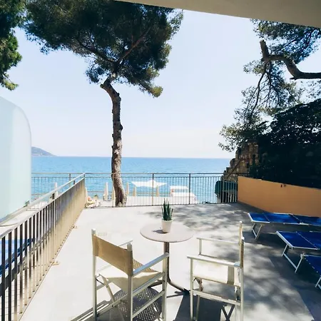 Otel Arc En Ciel Diano Marina