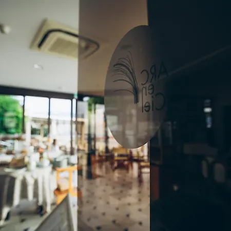 圆弧恩茨尔酒店 迪亚诺马里纳