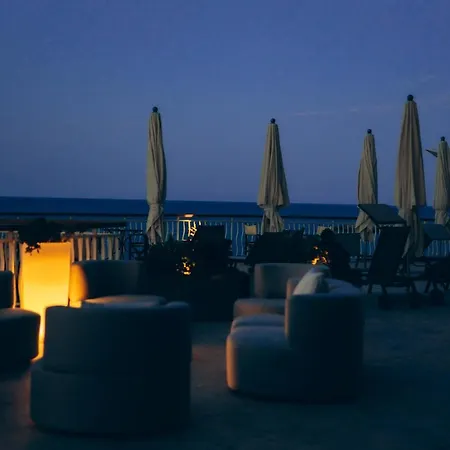 Hotel Arc En Ciel 4*