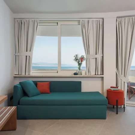 Hotel Arc En Ciel 4*