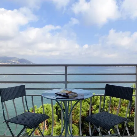 Arc En Ciel Szálloda Diano Marina