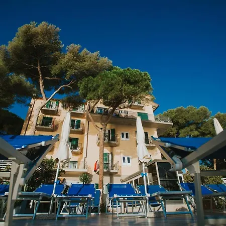 Arc En Ciel Hotel 4*