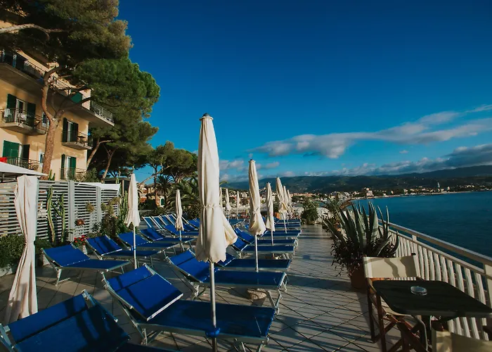 Arc En Ciel Hotel 4*